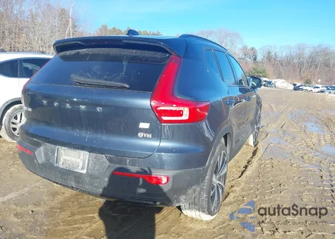 2022 Volvo Xc40 Recharge Pure Electric P8 Twin Plus z USA, uszkodzony, nr VIN YV4ED3UR8N2708932